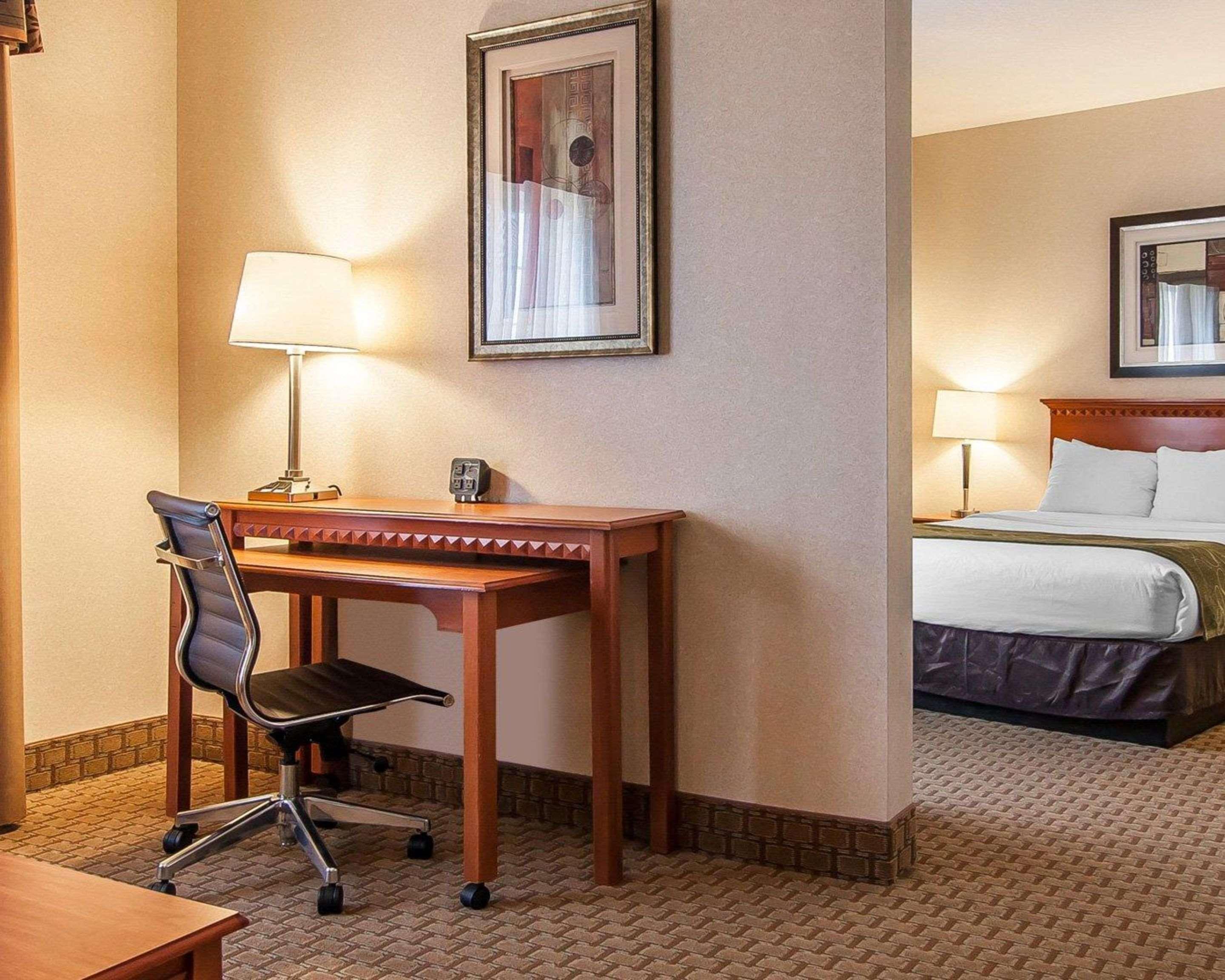Comfort Suites Redmond Airport Екстер'єр фото