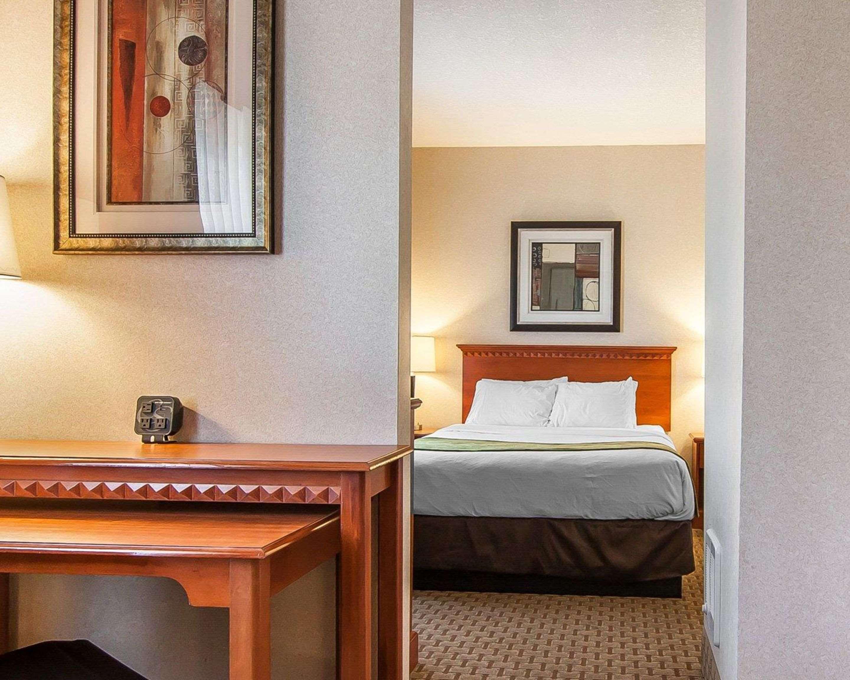 Comfort Suites Redmond Airport Екстер'єр фото