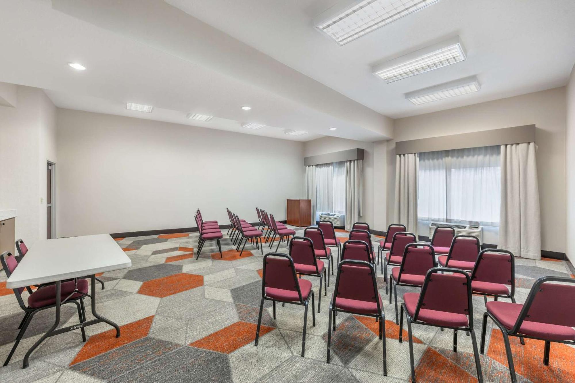 Comfort Suites Redmond Airport Екстер'єр фото
