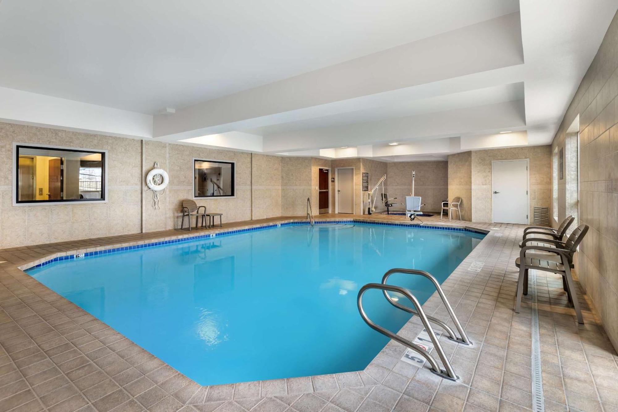 Comfort Suites Redmond Airport Екстер'єр фото